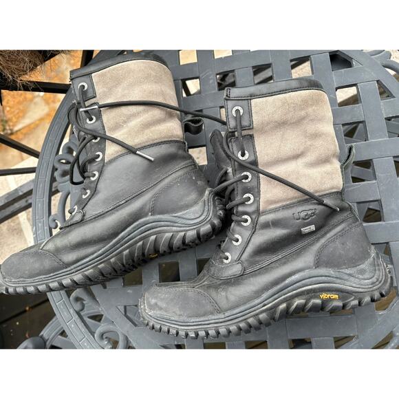 UGG Adirondack II Waterproof Insulated Black Gray Snow Boots – Women’s Size 7 - Picture 4 of 9